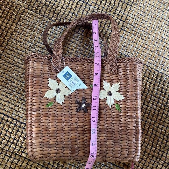 NWT GAP Woven Wicker Rattan Straw Handbag Tote Purse vintage Floral Design - Picture 11 of 12